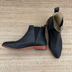 Nisolo Eva Everyday Black Leather Chelsea Boots